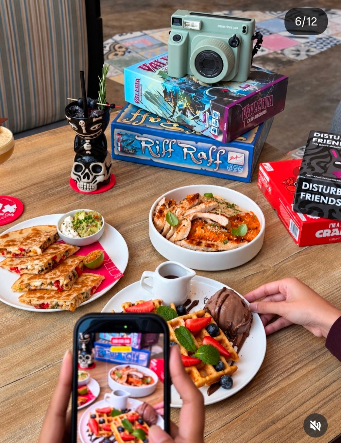 The Six café, games and food — photo 3